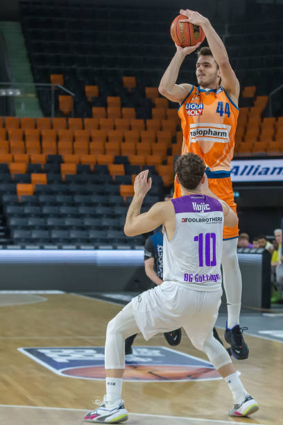 案时陷入两 案时陷入两